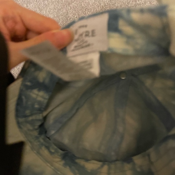 Cloud hat with bow that ties on the back - Picture 5 of 5